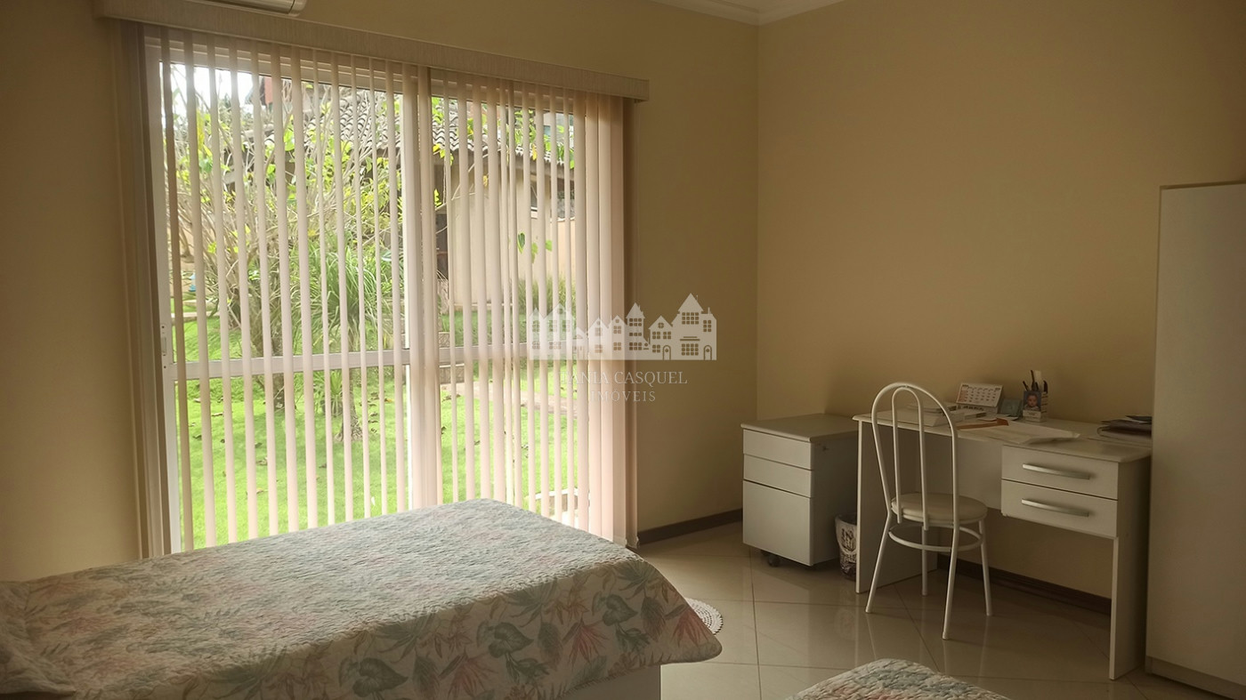 Casa à venda com 3 quartos, sendo 1 suíte, no condomínio Serra da Estrela, Atibaia - SP