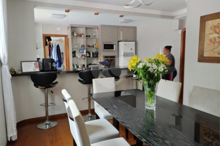 Apartamento à venda com 4 quartos, sendo 1 suíte,  em Brooklin Paulista, São Paulo, SP