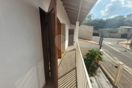 Sobrado à venda com 4 quartos, sendo 1 suíte,  em Jardim Itamaracá, Indaiatuba, SP