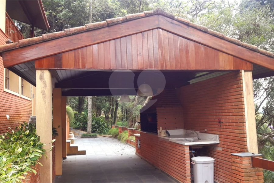 Casa à venda com 3 quartos, sendo 1 suíte, no condomínio Jardim da Monntanha Ii, Mairiporã - SP