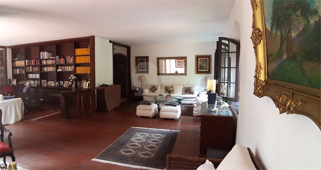 Sobrado à venda com 4 quartos, sendo 2 suítes, em Vila Madalena, São Paulo, SP