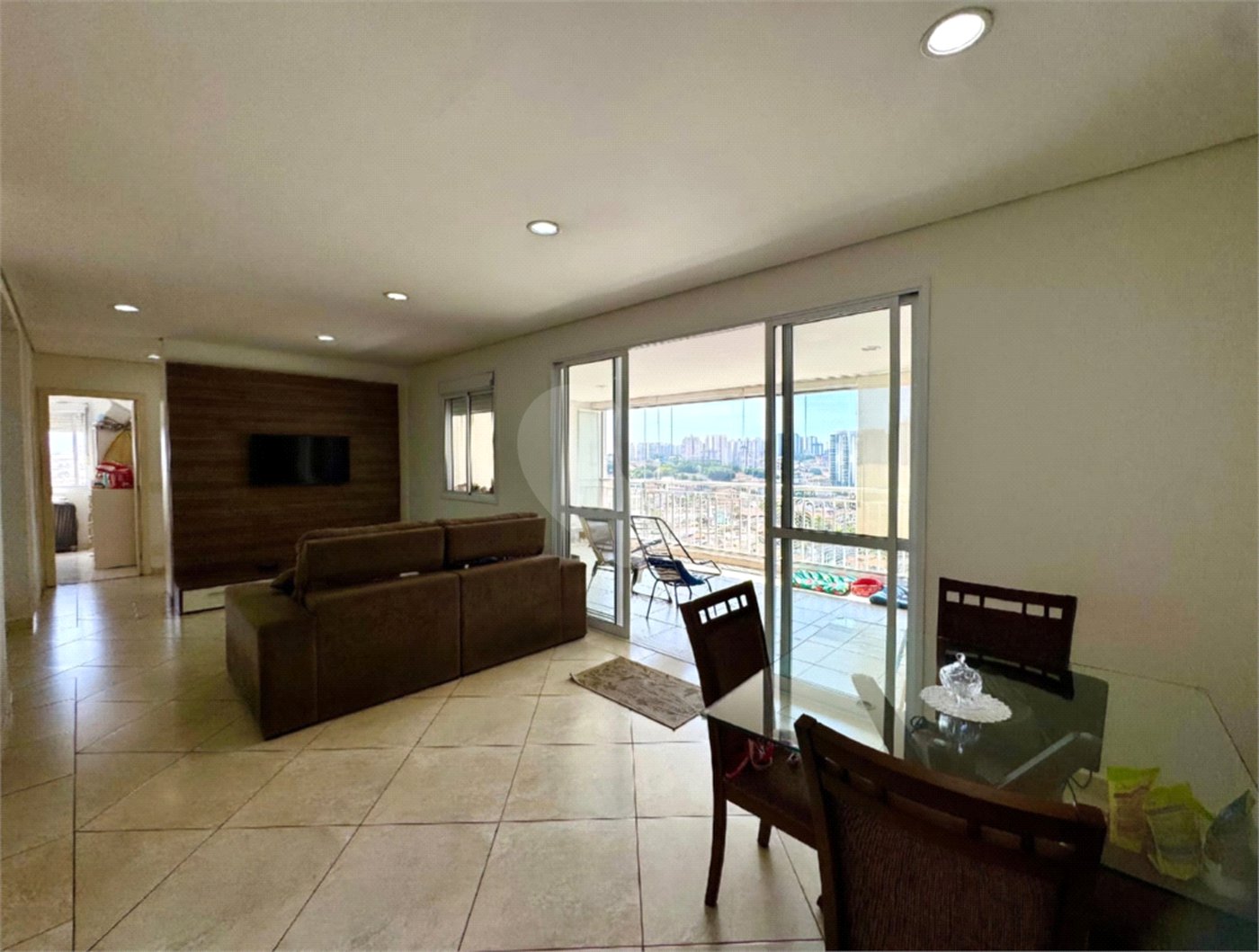 Apartamento à venda com 3 quartos, sendo 1 suíte, em Vila Galvão, Guarulhos, SP