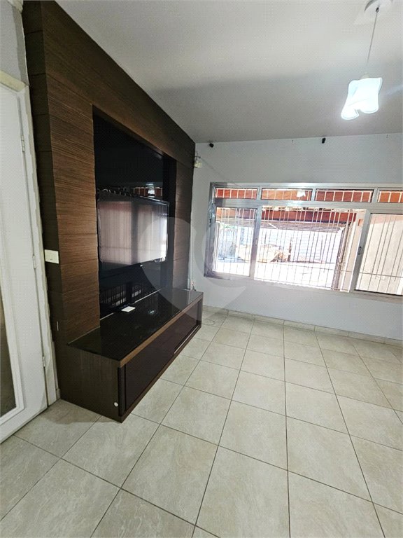 Sobrado à venda com 4 quartos, sendo 1 suíte, em Vila Guilherme, São Paulo, SP