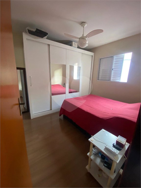 Casa à venda com 3 quartos, sendo 1 suíte, no condomínio Regina, São Paulo - SP