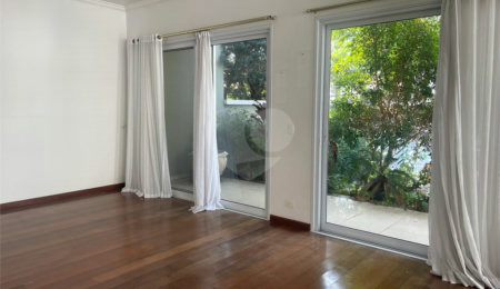 Casa de Vila à venda com 3 quartos, sendo 1 suíte,  em Jardim Hípico, São Paulo, SP