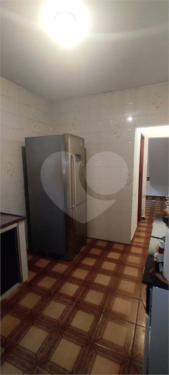 Sobrado à venda com 6 quartos, sendo 1 suíte, em Vila Acoreana, Poá, SP