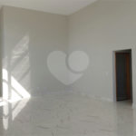 Casa à venda com 3 suítes no condomínio Shambala III, Atibaia - SP