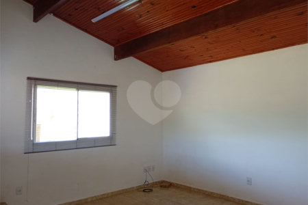 Casa Térrea à venda com 3 quartos em Guaxinduva, Atibaia, SP