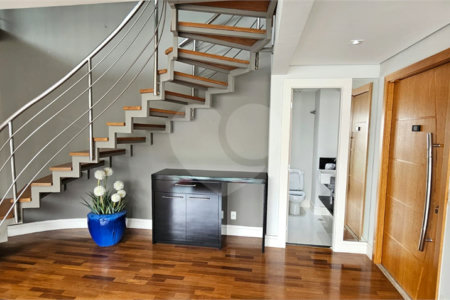 Duplex à venda com 4 quartos, sendo 3 suítes,  em Jardim Paulista, São Paulo, SP