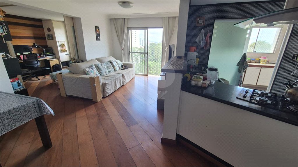 Apartamento à venda com 3 quartos, sendo 1 suíte,  em Jardim Marajoara, São Paulo, SP