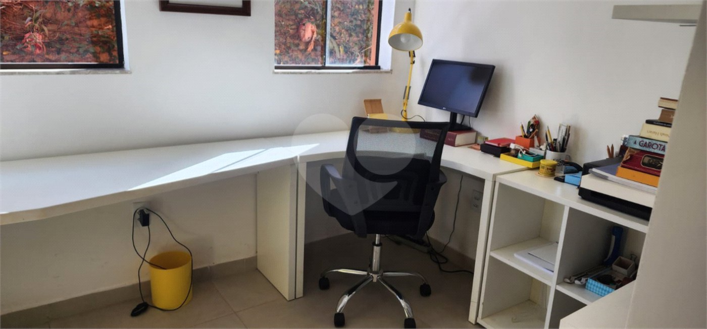 Casa à venda com 4 quartos, sendo 2 suítes, no condomínio Delle Stelle, Louveira - SP