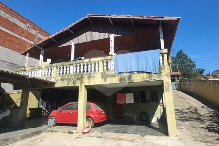 Chácara à venda com 3 quartos, sendo 1 suíte, no Centro, Nazaré Paulista, SP