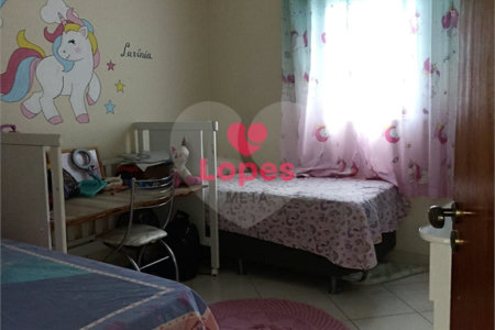 Casa à venda com 3 quartos, sendo 1 suíte, no condomínio Residencial Ana Maria, São José dos Campos - SP