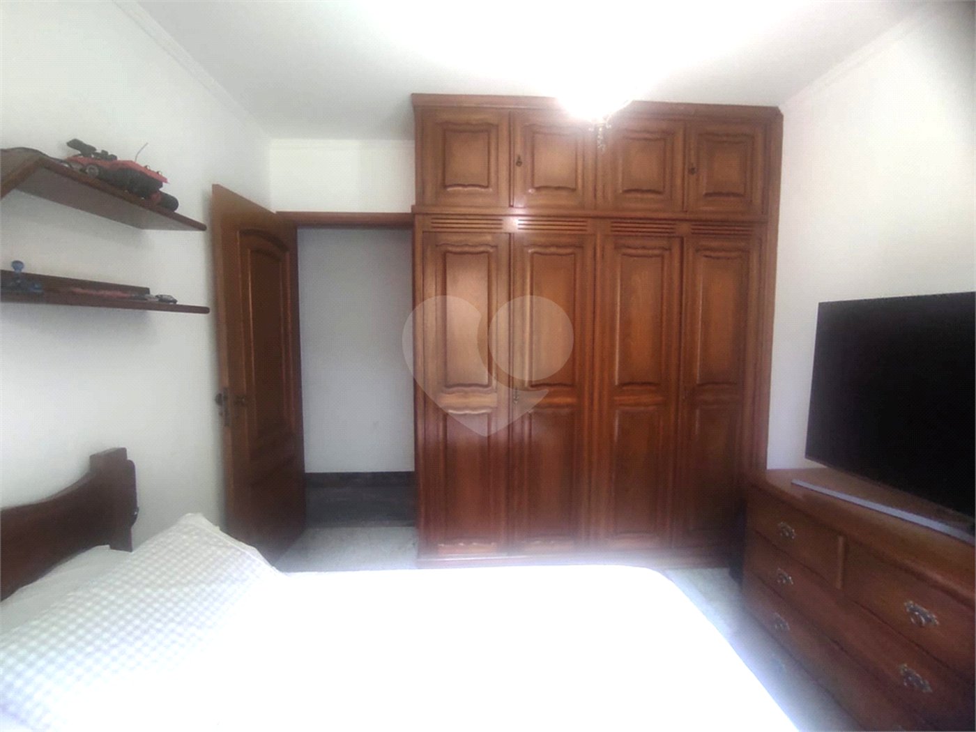 Sobrado à venda com 3 quartos, sendo 1 suíte,  em Vila Paiva, São Paulo, SP