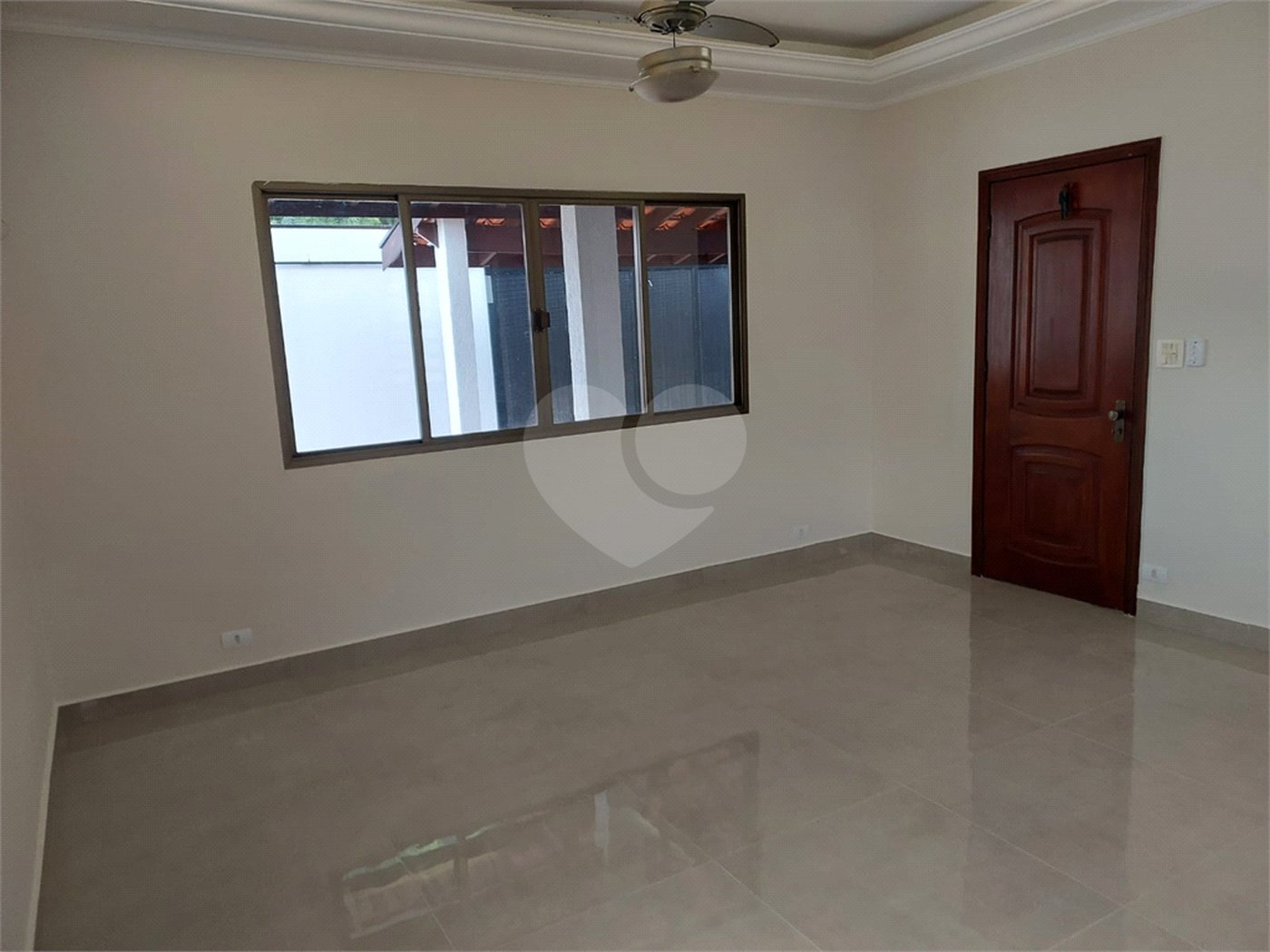 Sobrado à venda com 3 quartos, sendo 1 suíte,  em Jardim Regina, Indaiatuba, SP