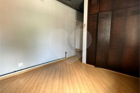 Casa à venda com 4 quartos, sendo 1 suíte, em Vila Oliveira, Mogi das Cruzes, SP