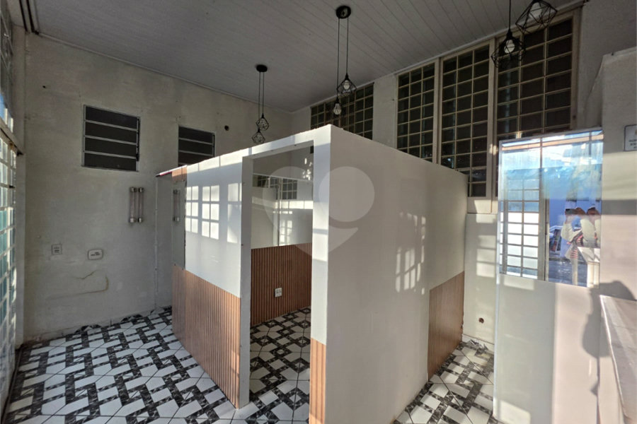 Salão à venda ou para alugar com 3 quartos, sendo 1 suíte, em Jardim Monjolo, São Paulo, SP