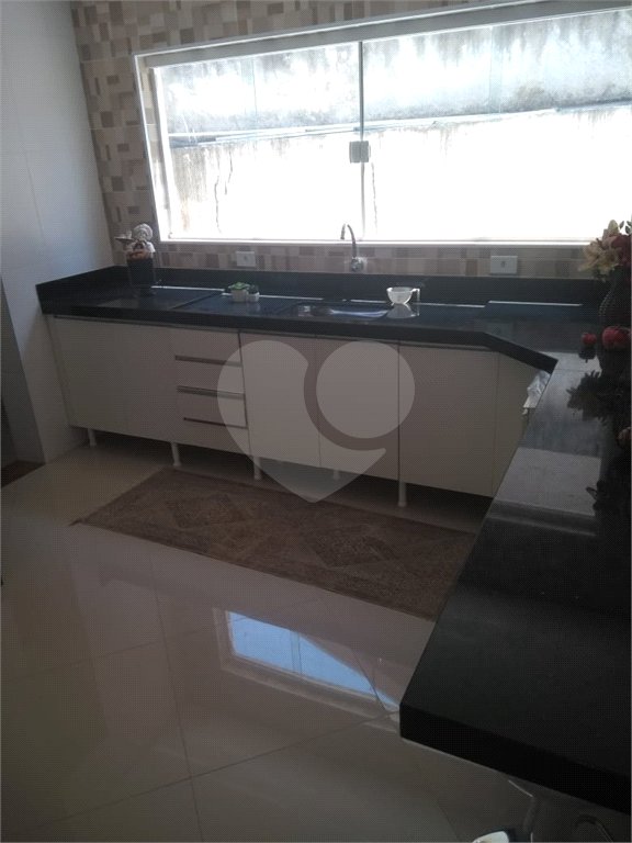 Casa à venda com 3 quartos, sendo 2 suítes,  no condomínio Vale do Sol, Bom Jesus dos Perdões - SP