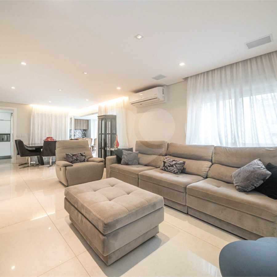 Apartamento à venda com 3 quartos, sendo 2 suítes, em Vila Mariana, São Paulo, SP