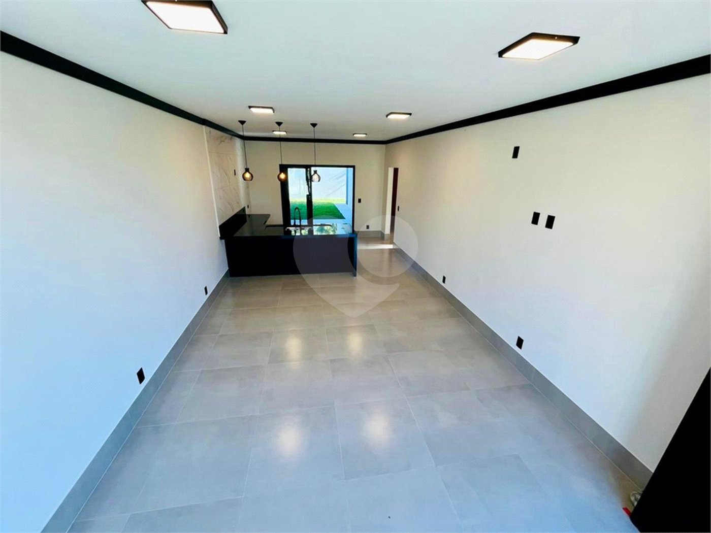 Casa à venda com 3 quartos, sendo 1 suíte,  no condomínio Cerejeiras, Araçoiaba da Serra - SP