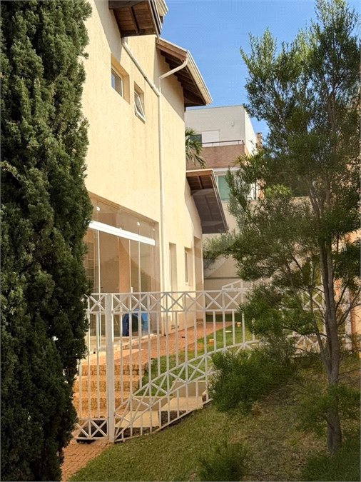 Casa à venda com 4 quartos, sendo 2 suítes, no condomínio Milennium, Valinhos - SP