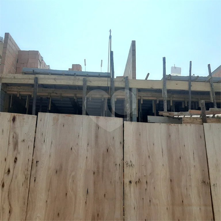 Sobrado à venda com 3 quartos, sendo 1 suíte, em Tremembé, São Paulo, SP