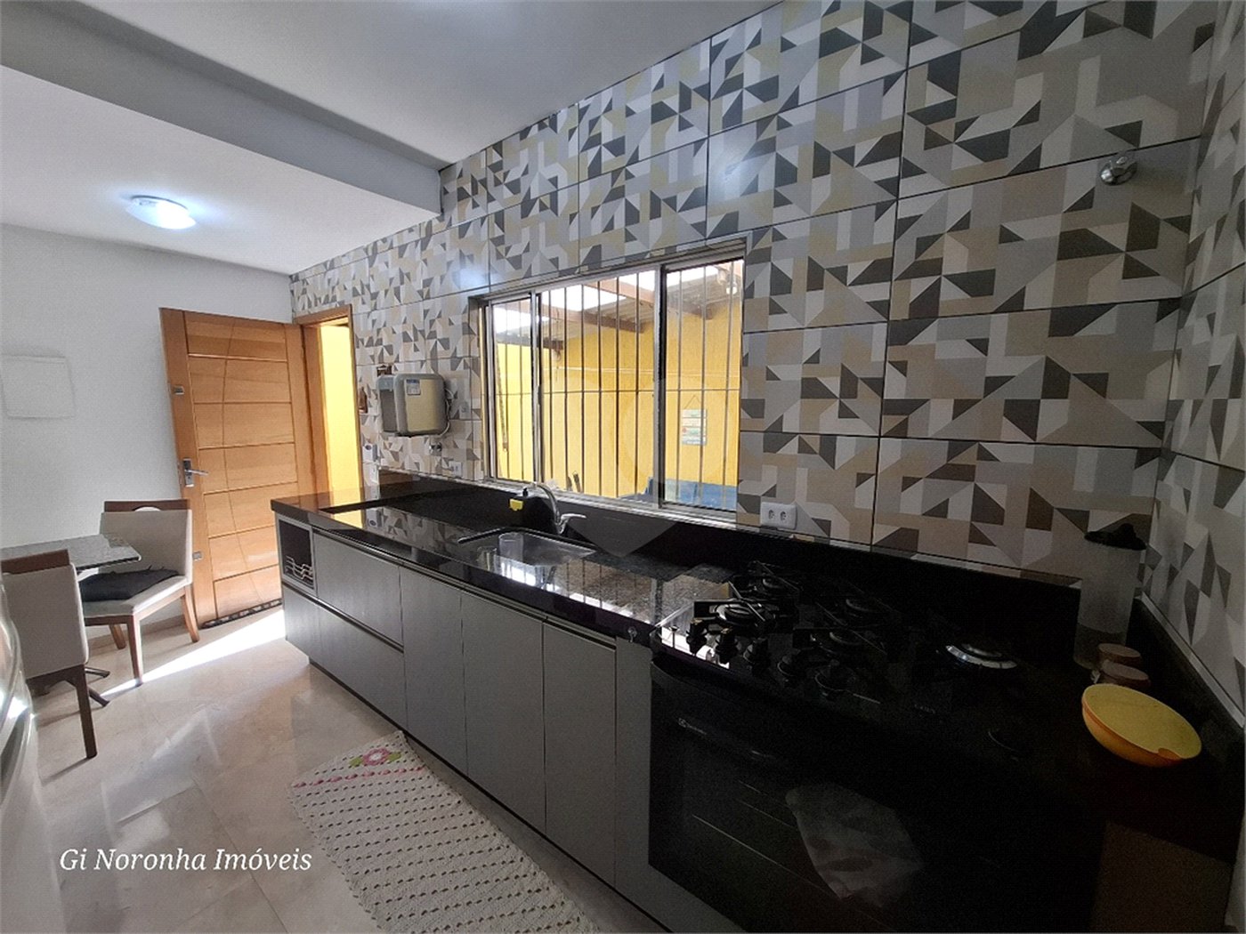 Casa à venda com 2 quartos, sendo 1 suíte, no condomínio Residencial Mirage, Mogi das Cruzes - SP