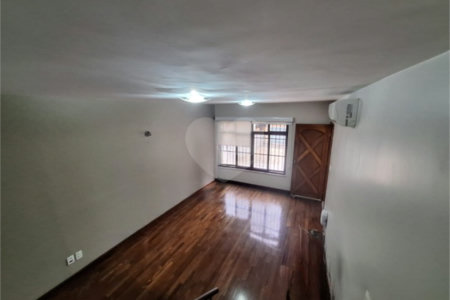 Sobrado com 2 dormitórios com 2 vagas de garagem