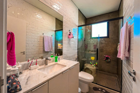 Casa à venda com 4 quartos, sendo 3 suítes,  no condomínio Vintage, Cotia - SP