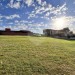 Terreno à venda no condomínio Villa dos Pinheiros, Indaiatuba - SP