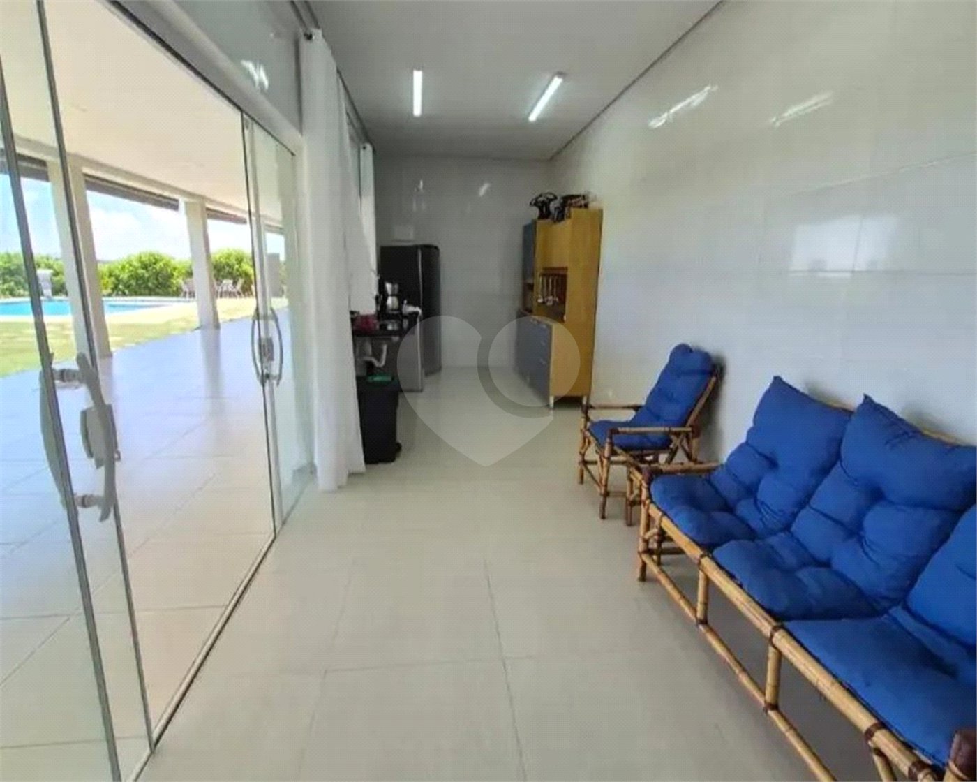Casa à venda com 3 suítes no condomínio Chácaras Arumã, Sarapuí - SP
