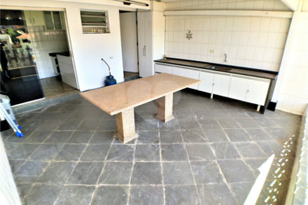 Sobrado à venda com 3 quartos, sendo 1 suíte,  em Vila Mazzei, São Paulo, SP