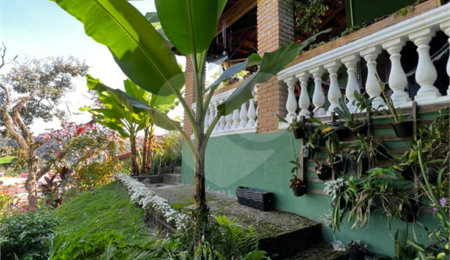 Casa à venda com 3 quartos, sendo 1 suíte,  no Centro, Guararema, SP