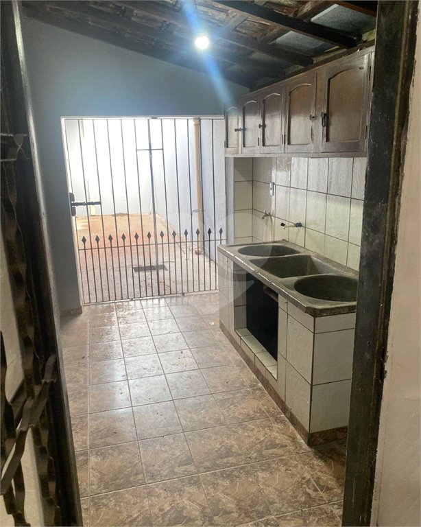 Casa à venda com 3 quartos, sendo 2 suítes, em Parque dos Ipês II, Ponta Porã, MS