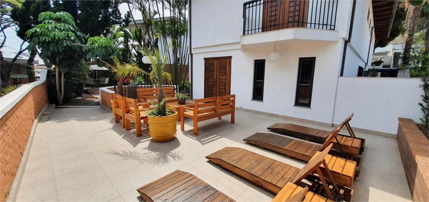 Casa à venda com 5 suítes em Jardim Leonor, São Paulo, SP