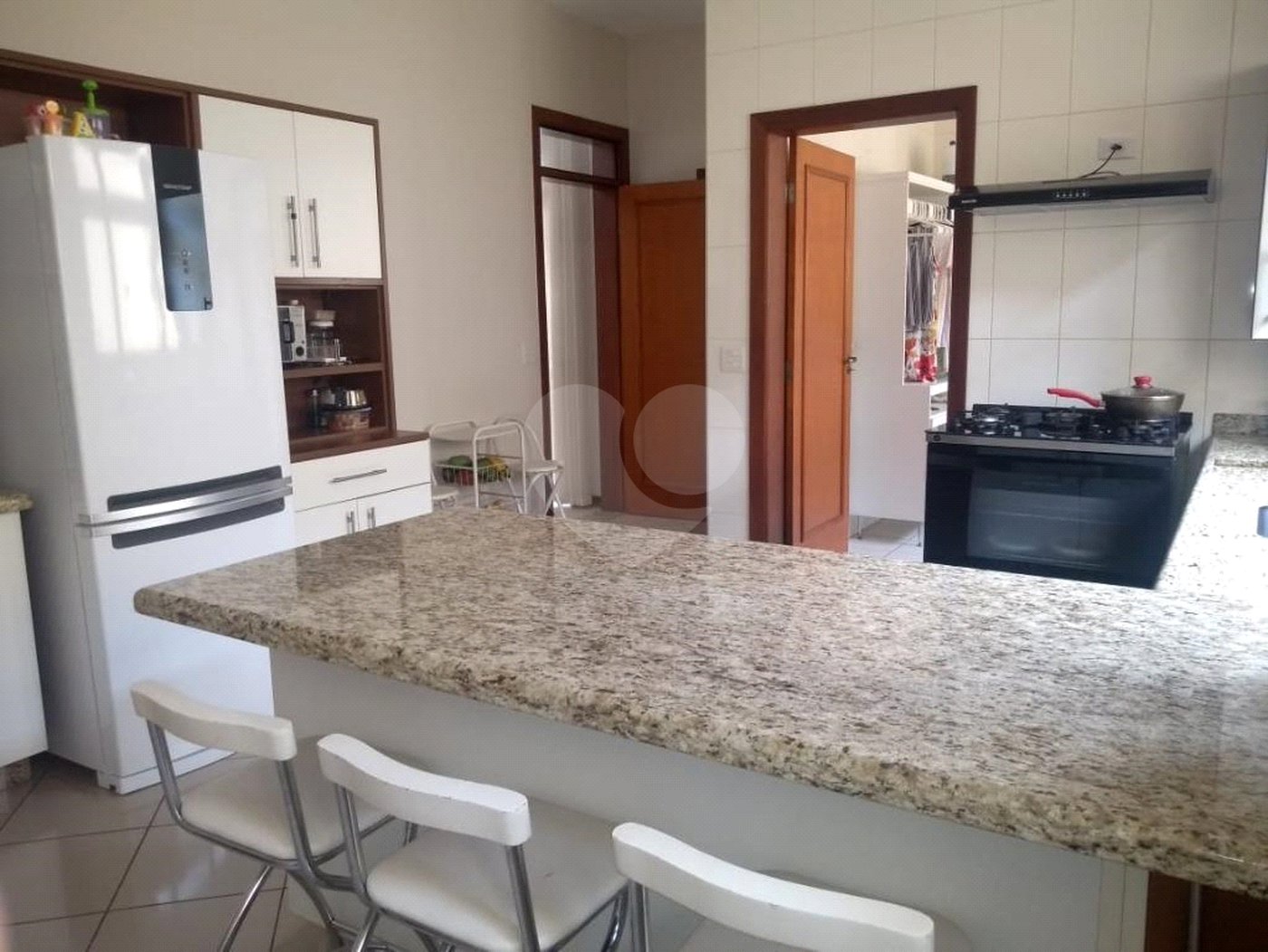 Sobrado à venda com 4 quartos, sendo 2 suítes,  em Jardim Eltonville, Sorocaba, SP