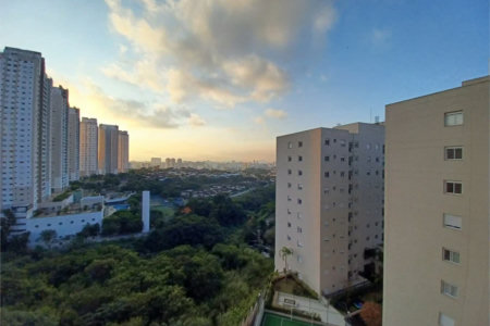 Apartamento à venda com 3 suítes em Vila Suzana, São Paulo, SP