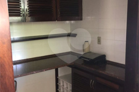 Casa à venda com 3 quartos, sendo 1 suíte, no condomínio Lago Azul, Araçoiaba da Serra - SP