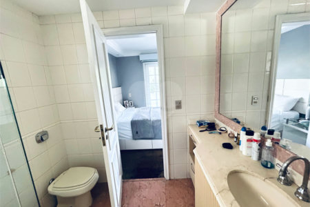 Casa à venda com 8 quartos, sendo 7 suítes, em Barra da Tijuca, Rio de Janeiro, RJ