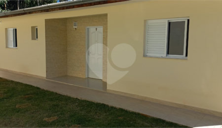 Casa à venda com 3 quartos, sendo 1 suíte,  no condomínio Sausalito, Mairiporã - SP