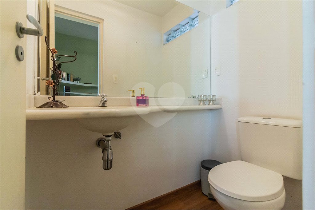 Apartamento à venda com 3 quartos, sendo 1 suíte, em Itaim Bibi, São Paulo, SP
