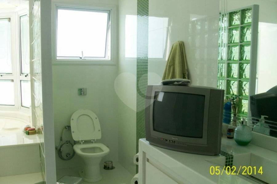 Casa em condomínio à venda com 4 suítes em Horto, São Paulo, SP