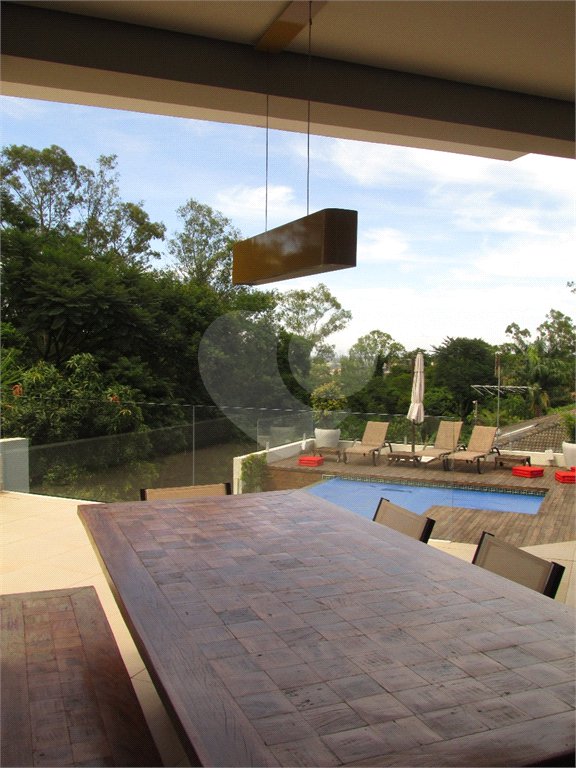 Casa à venda com 3 quartos, sendo 1 suíte, no condomínio Alpes de Vinhedo, Vinhedo - SP