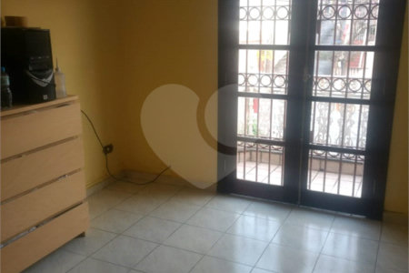 Sobrado à venda com 4 quartos, sendo 2 suítes, em Vila Gustavo, São Paulo, SP