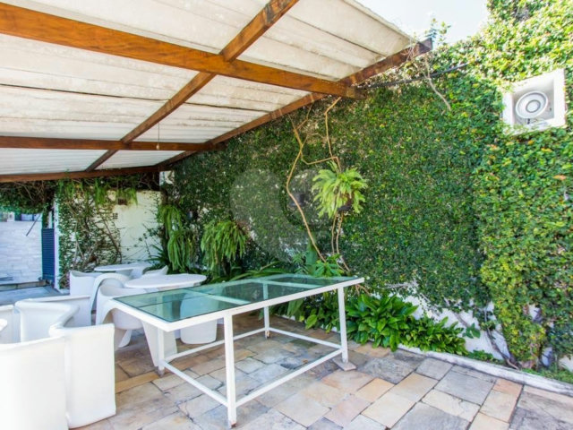 Casa Térrea à venda com 3 quartos, sendo 2 suítes,  em Brooklin, São Paulo, SP
