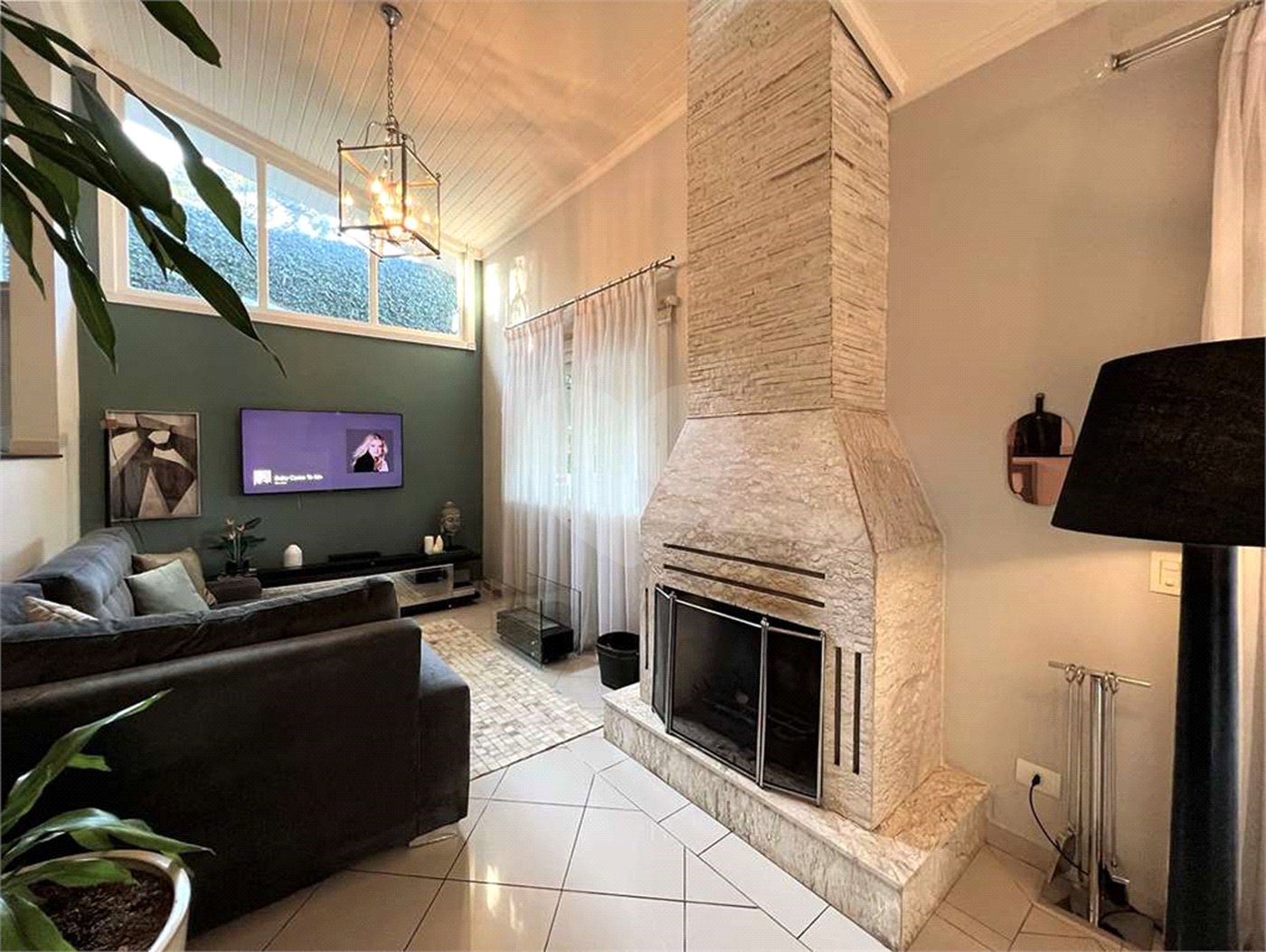 Casa à venda com 4 suítes em Vila Santo Antônio, Cotia, SP