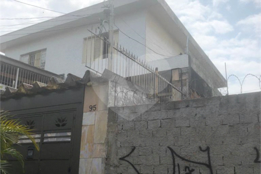Sobrado à venda com 2 quartos em Artur Alvim, São Paulo, SP