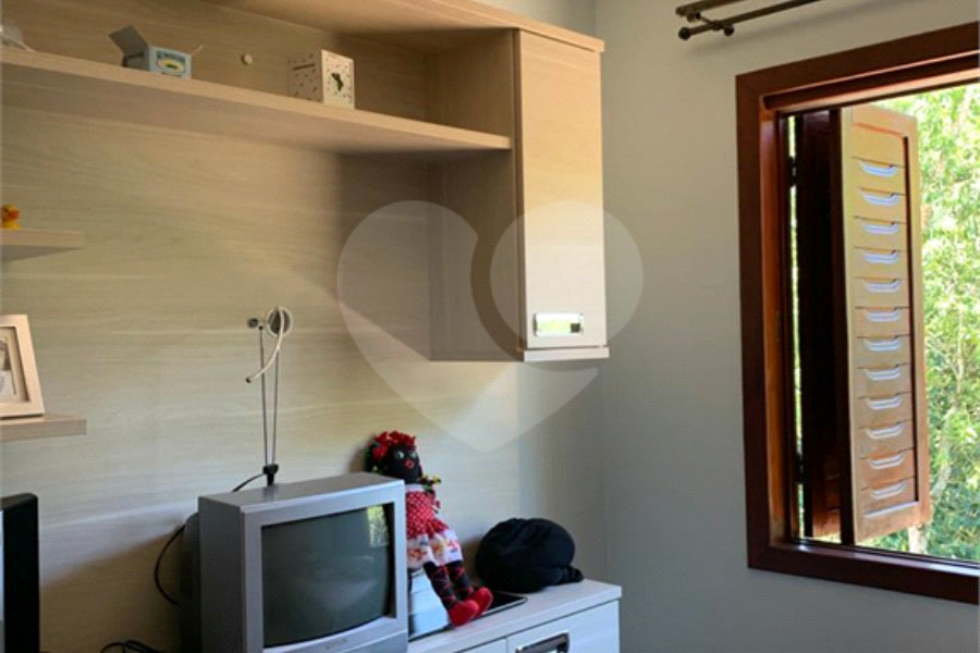Casa à venda com 3 suítes no condomínio Parque Imperial da Cantareira, Mairiporã - SP