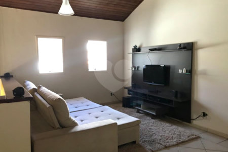 Sobrado à venda com 3 quartos, sendo 1 suíte, em Jardim América, Bragança Paulista, SP