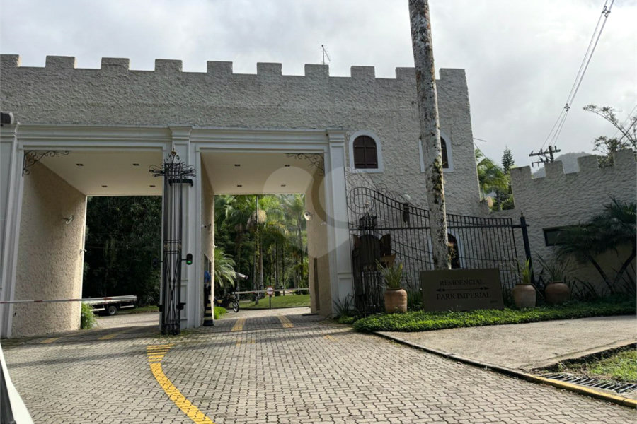 Casa à venda com 6 suítes em Massaguaçu, Caraguatatuba, SP